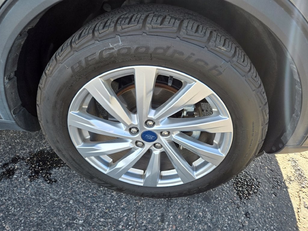 2022 Ford Escape Titanium