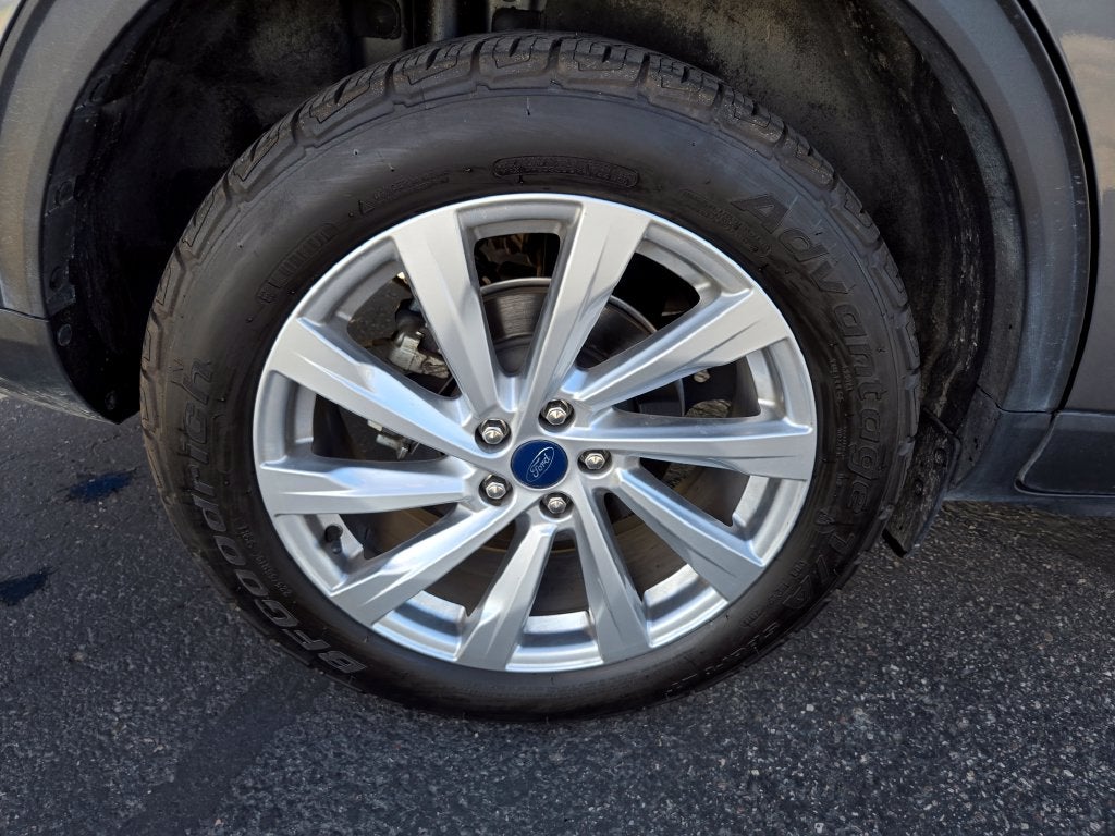 2022 Ford Escape Titanium
