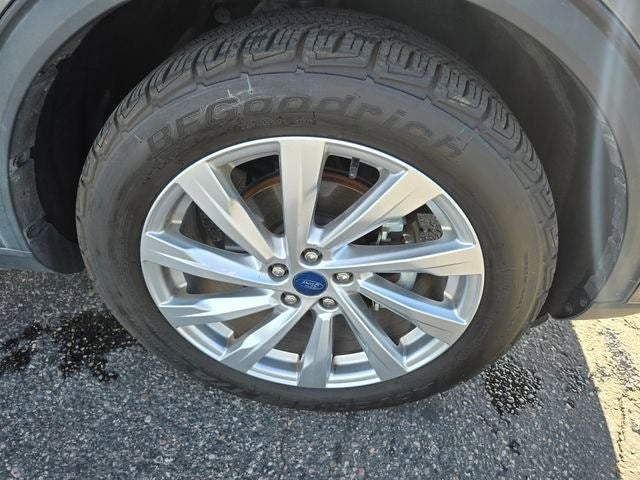 2022 Ford Escape Titanium