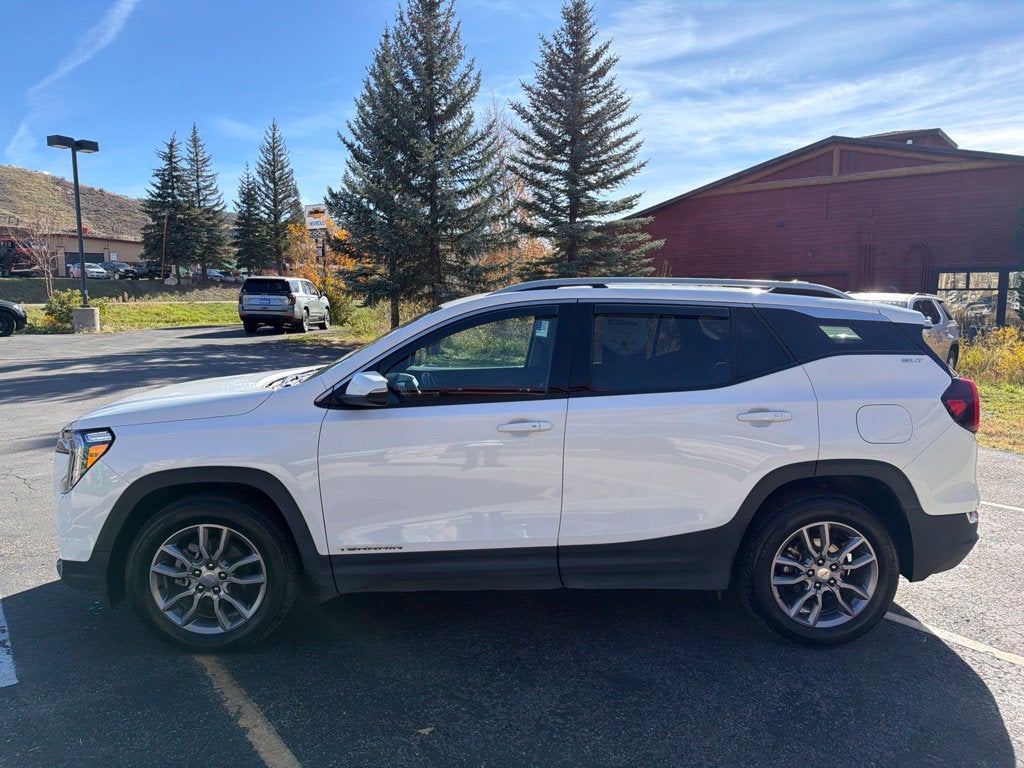 2023 GMC Terrain SLT