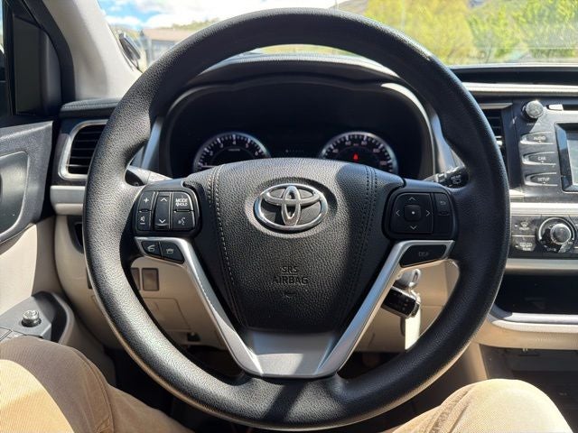 2016 Toyota Highlander LE V6