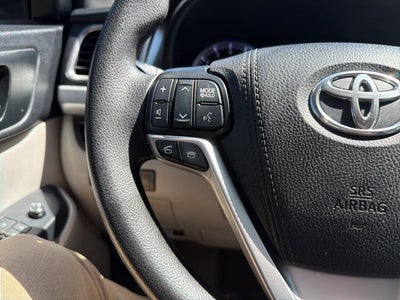 2016 Toyota Highlander LE V6