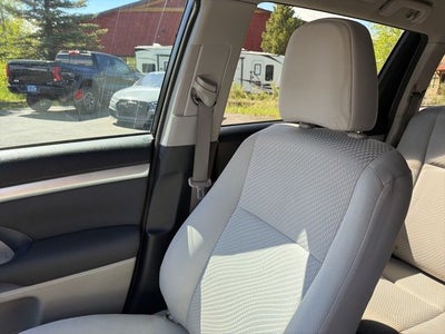 2016 Toyota Highlander LE V6