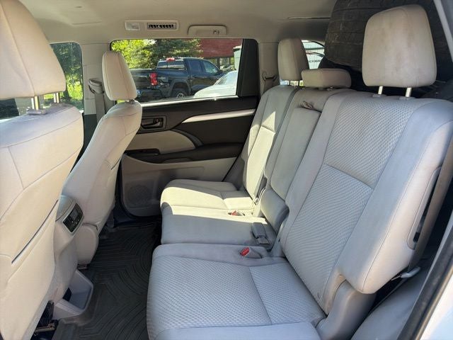 2016 Toyota Highlander LE V6