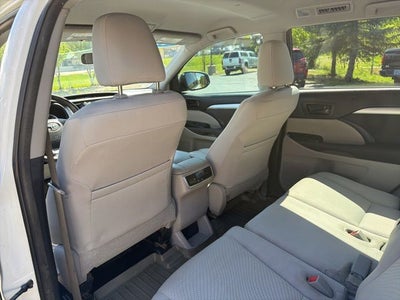 2016 Toyota Highlander LE V6
