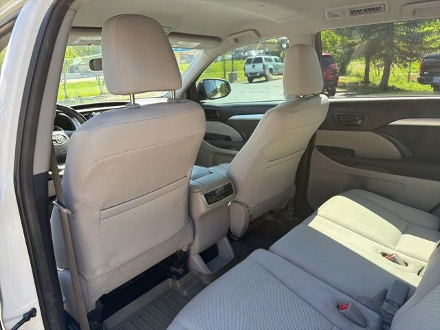 2016 Toyota Highlander LE V6