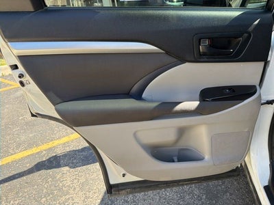 2016 Toyota Highlander LE V6