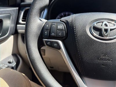 2016 Toyota Highlander LE V6