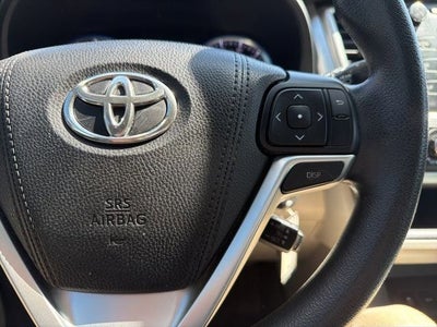 2016 Toyota Highlander LE V6