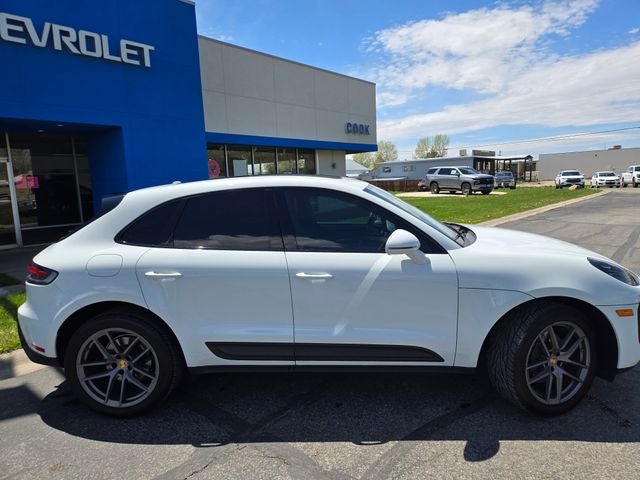 2022 Porsche Macan Base
