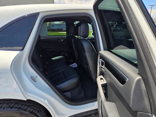 2022 Porsche Macan Base